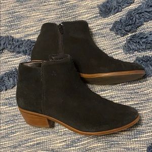 Jack Rogers scalloped edged black booties